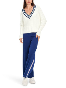 Pullover mit Zopfmuster