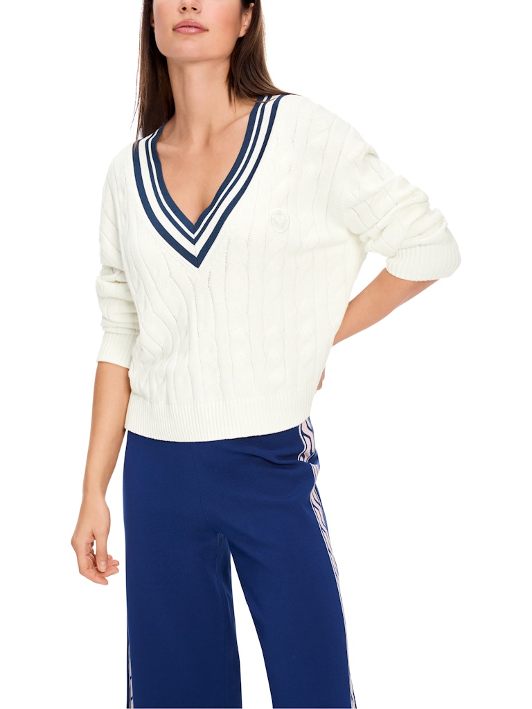 Pullover mit Zopfmuster