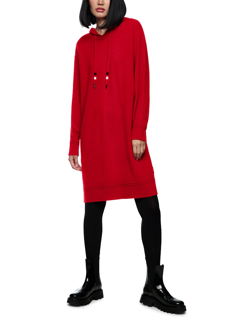 Feinstrickkleid mit Kapuze