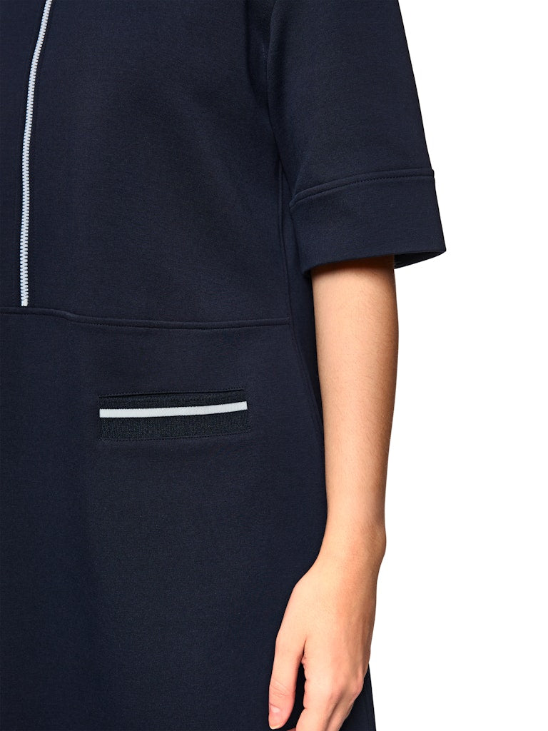 Kurzes Kleid