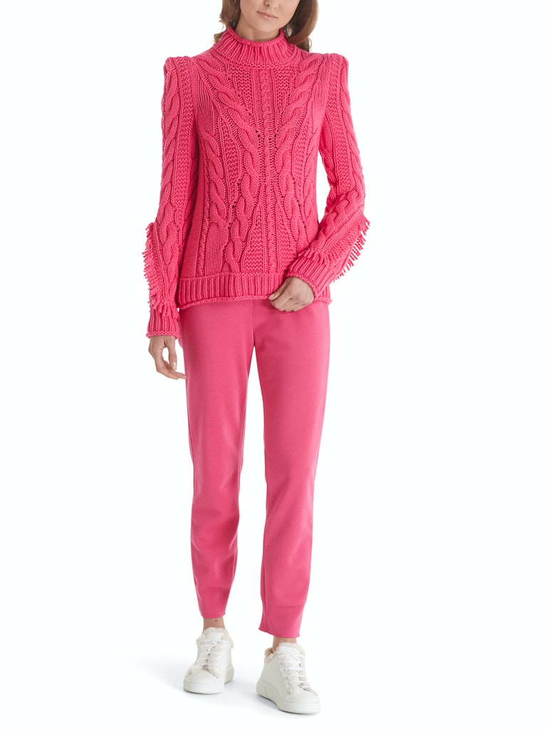 Pullover in Deutschland gestrickt