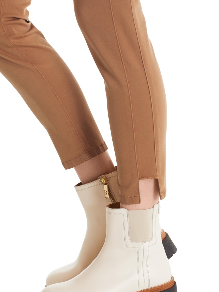 Jeans mit Cut-Outs