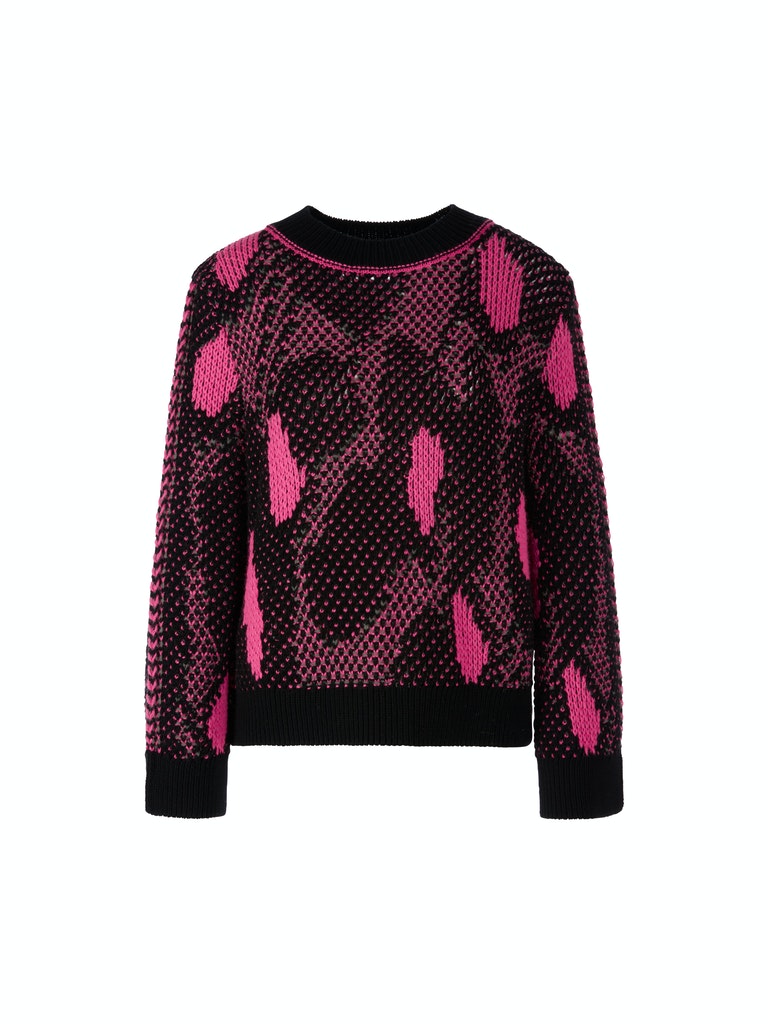 In Deutschland gestrickter Pullover